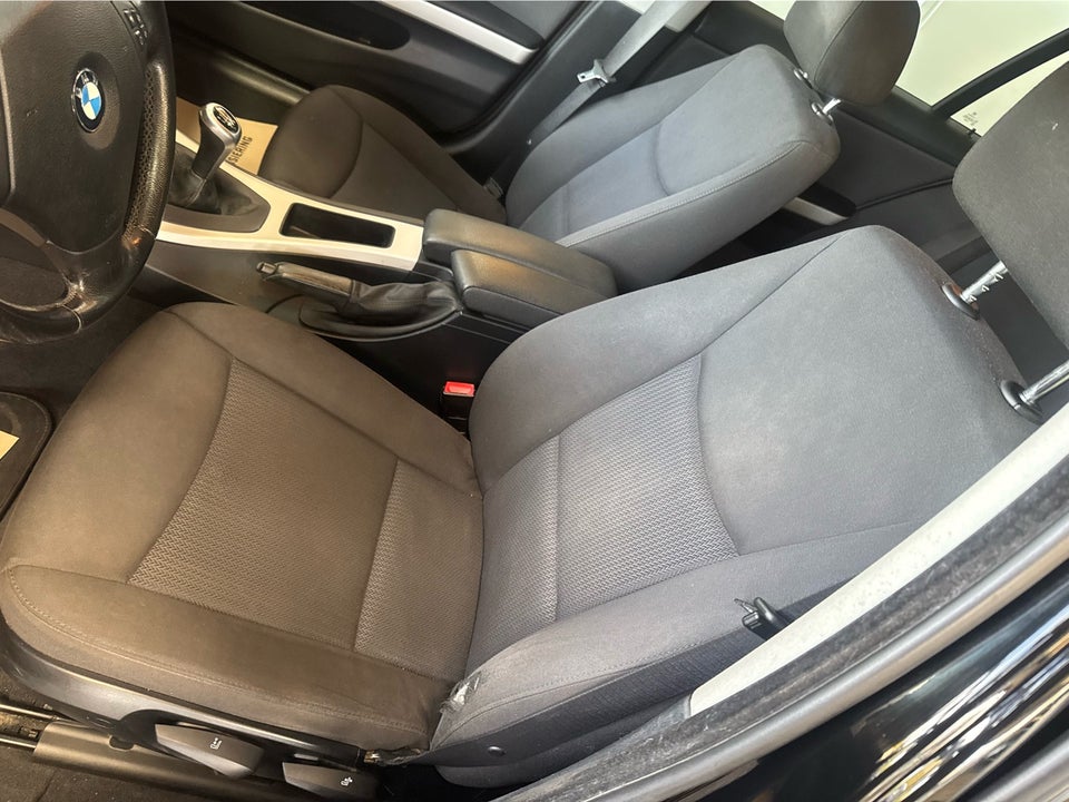 BMW 318d 2,0 Touring 5d