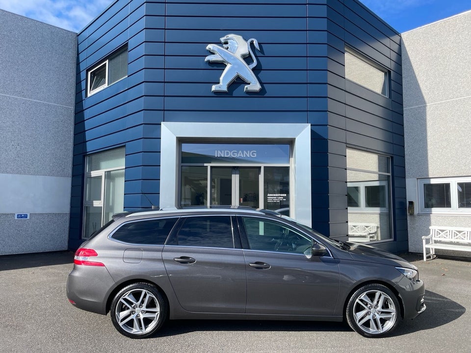 Peugeot 308 1,5 BlueHDi 130 Selection Sky SW 5d