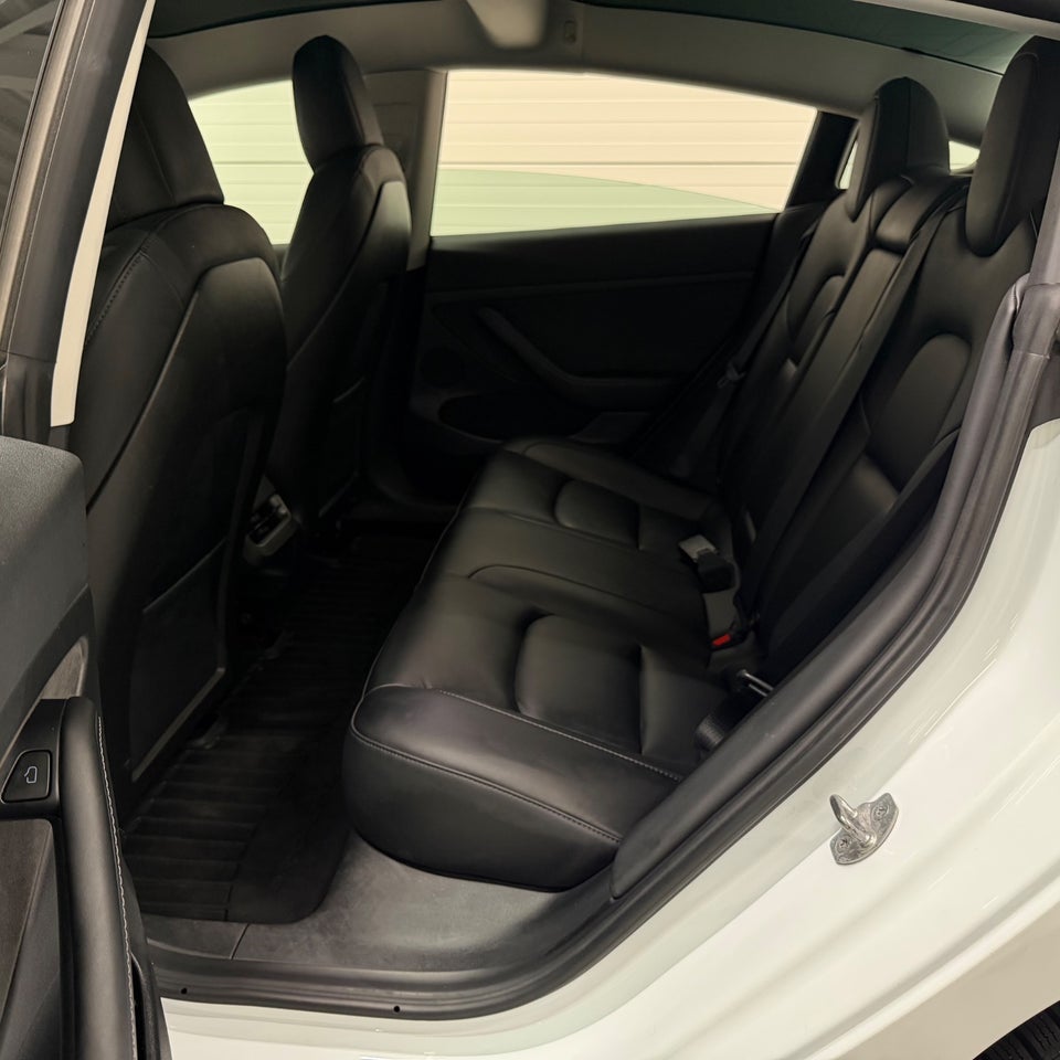 Tesla Model 3 Long Range AWD 4d