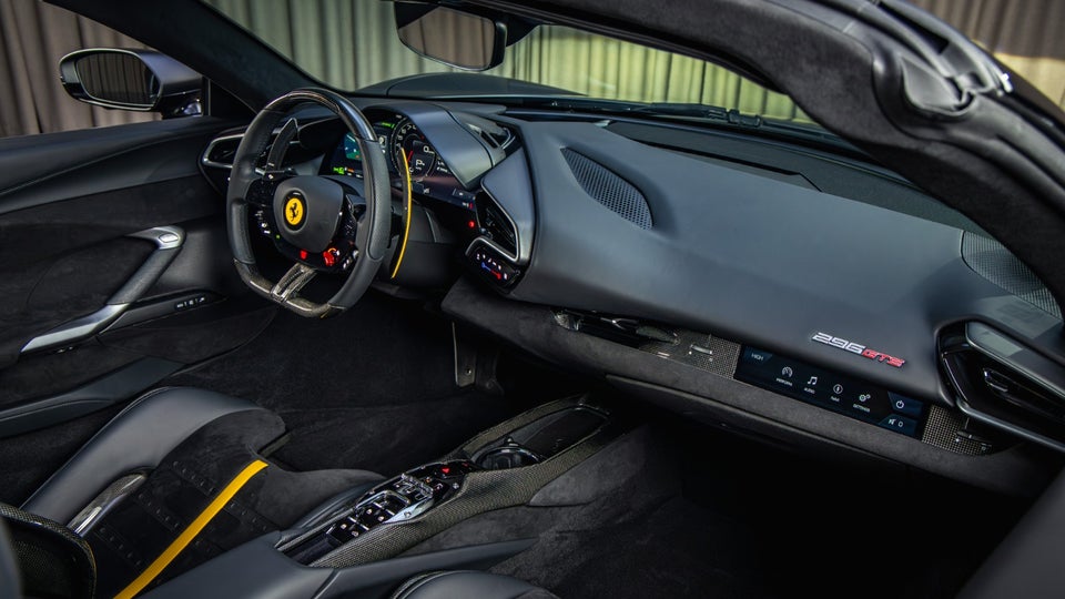 Ferrari 296 GTS 2,9 DCT 2d