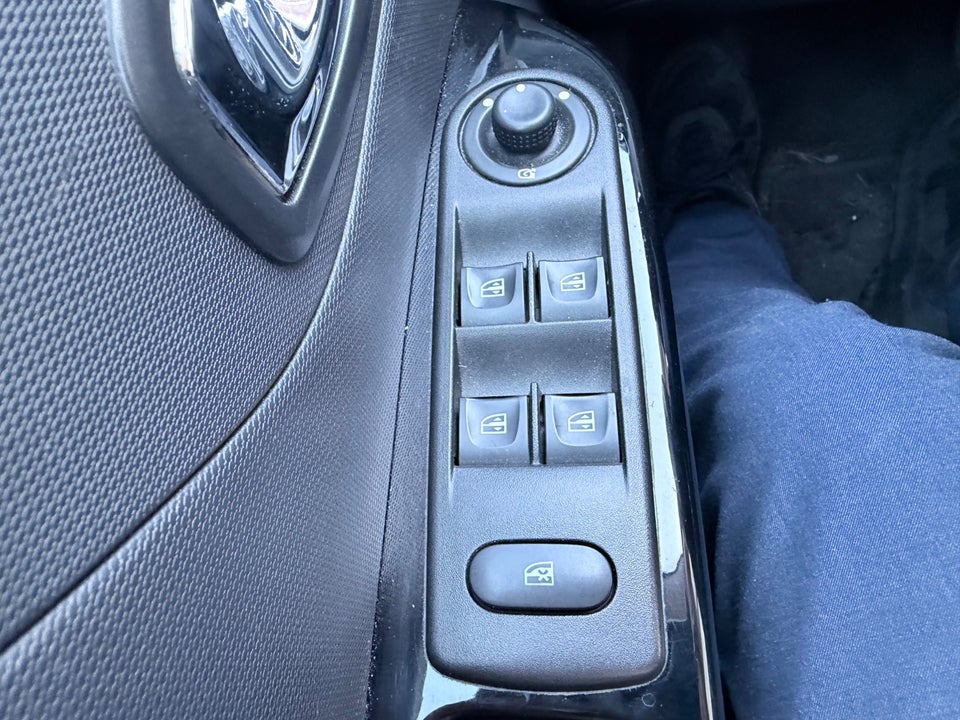 Renault Captur 1,5 dCi 90 Dynamique EDC 5d