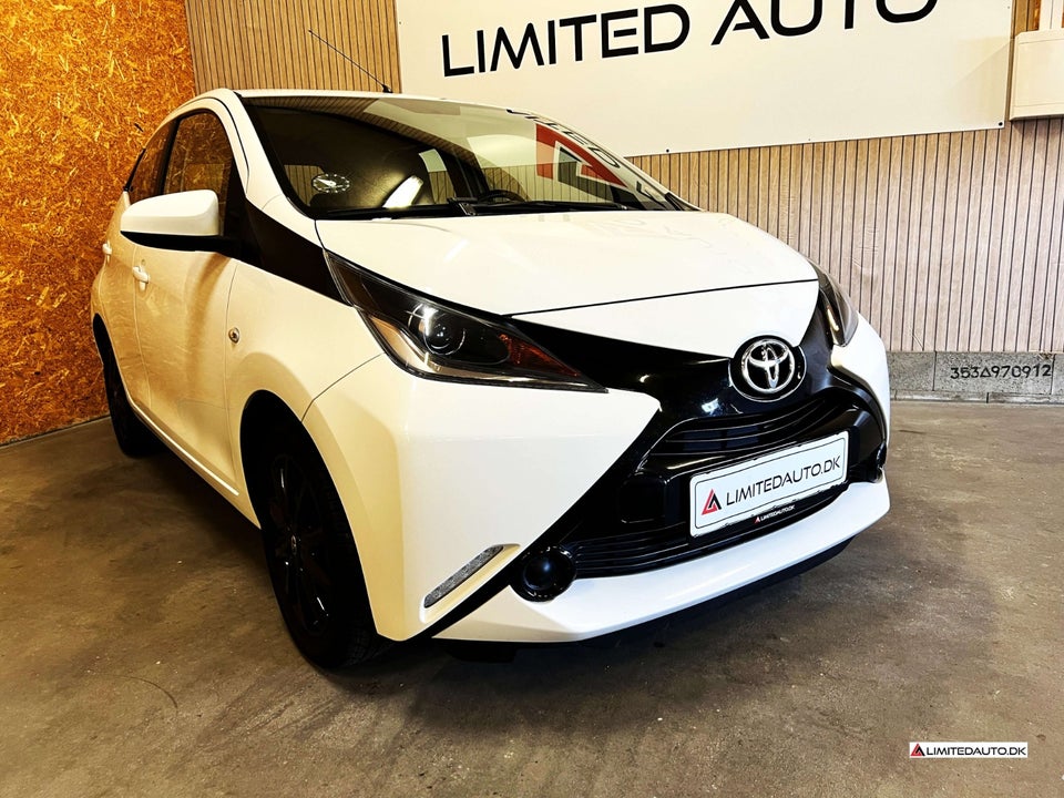 Toyota Aygo 1,0 VVT-i x-play x-touch 5d
