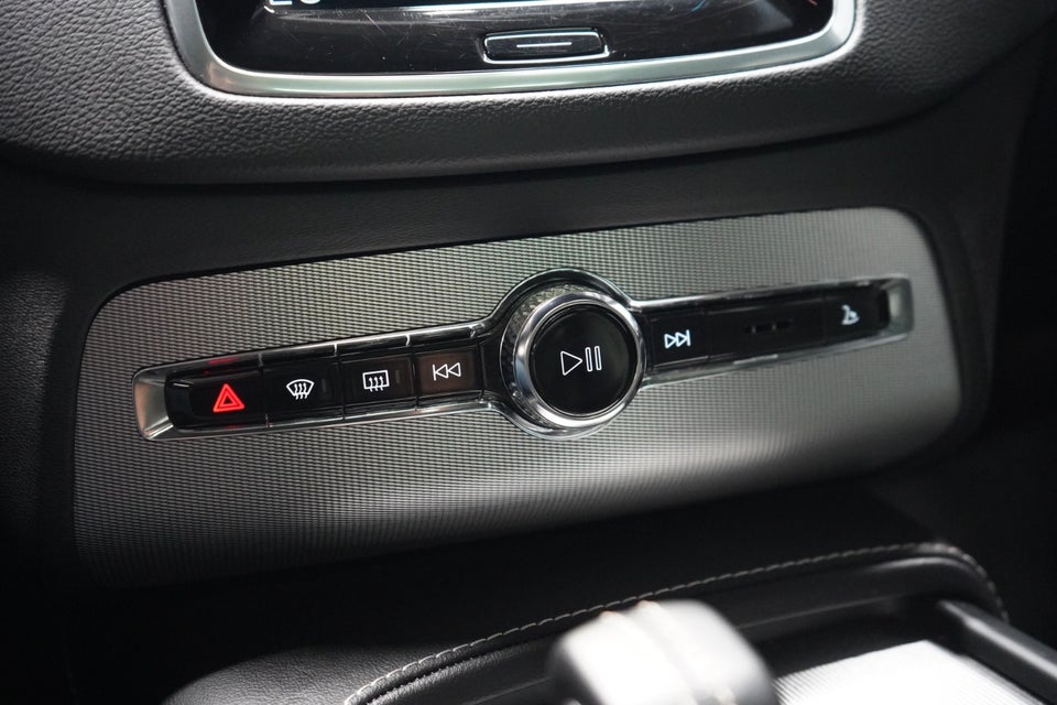 Volvo XC90 2,0 T8 ReCharge R-Design aut. AWD 7prs 5d