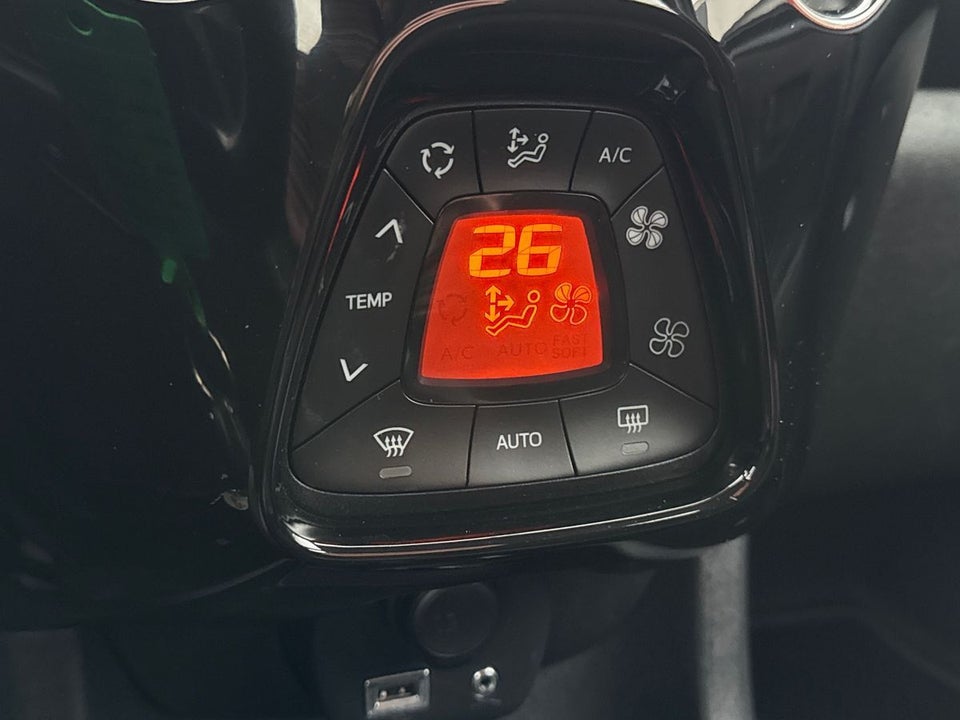 Citroën C1 1,0 VTi Shine 5d