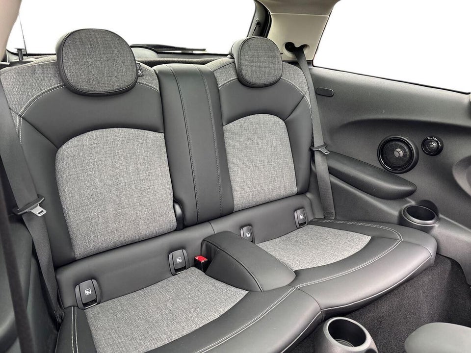 MINI Cooper SE Maximise 3d