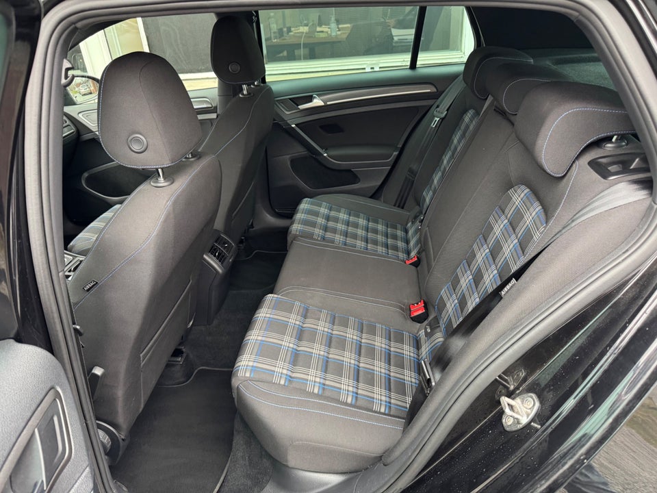 VW Golf VII 1,4 GTE DSG 5d