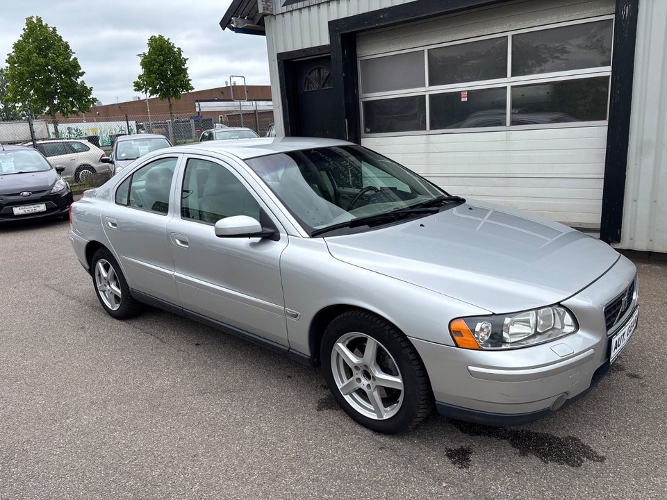 Volvo S60 2,4 140 aut. 4d