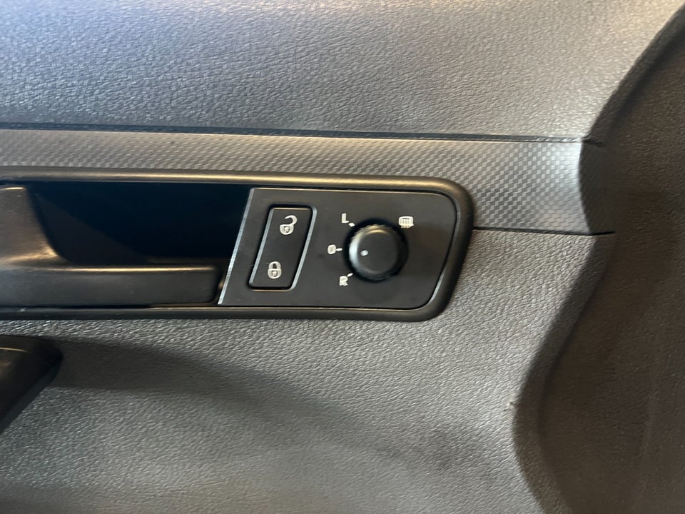 VW Caddy Maxi 1,6 TDi 102 Comfortline BMT Van 4d