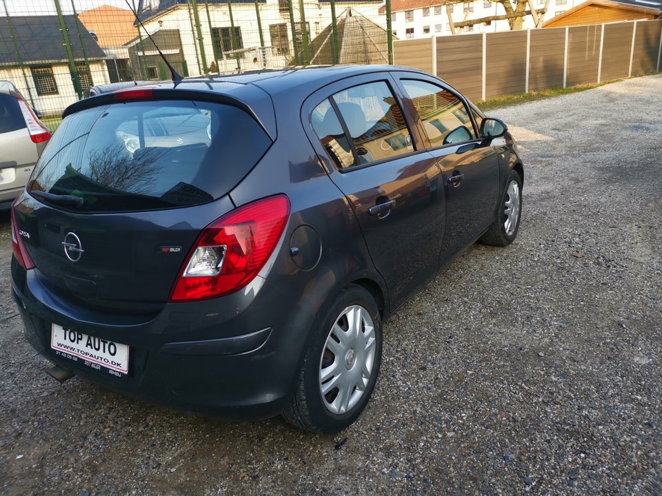 Opel Corsa 1,4 16V Cosmo 5d