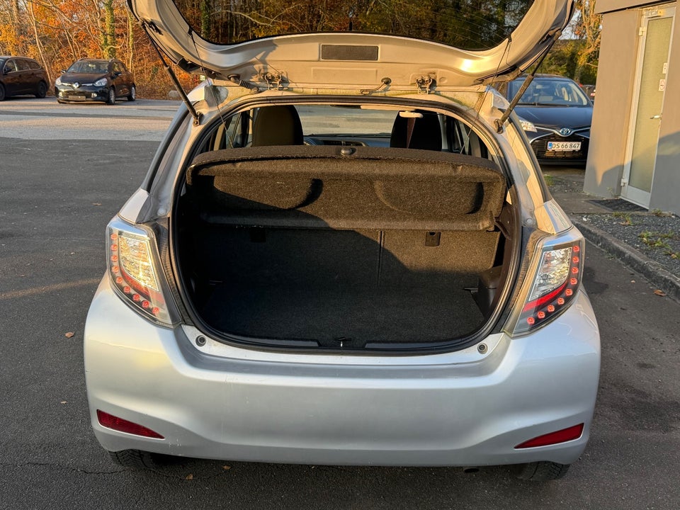 Toyota Yaris 1,3 VVT-i T2 5d