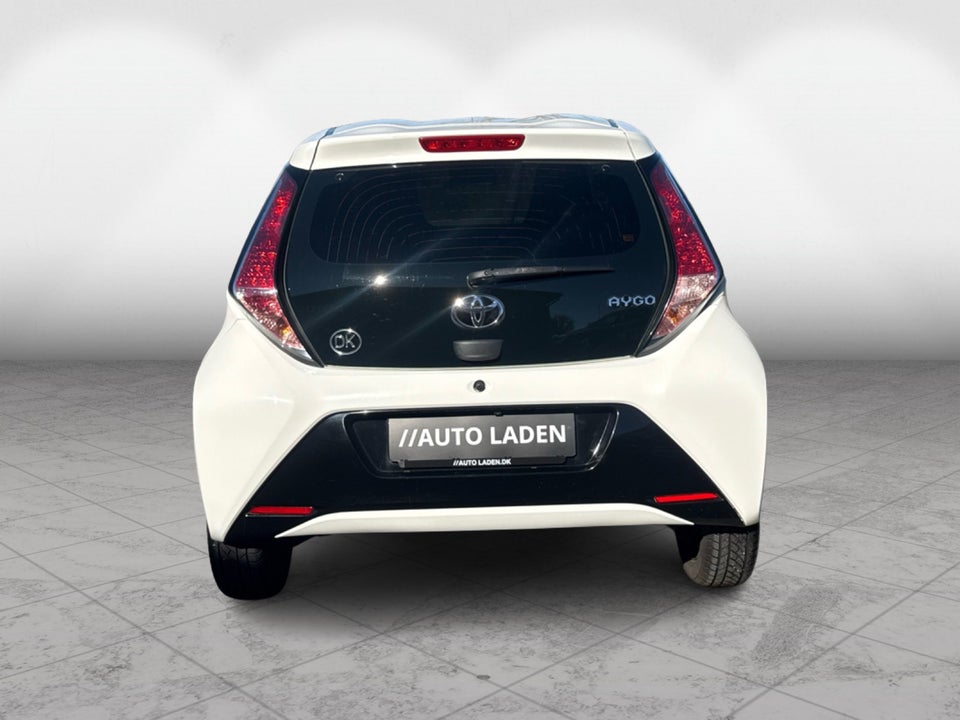 Toyota Aygo 1,0 VVT-i x-black 5d