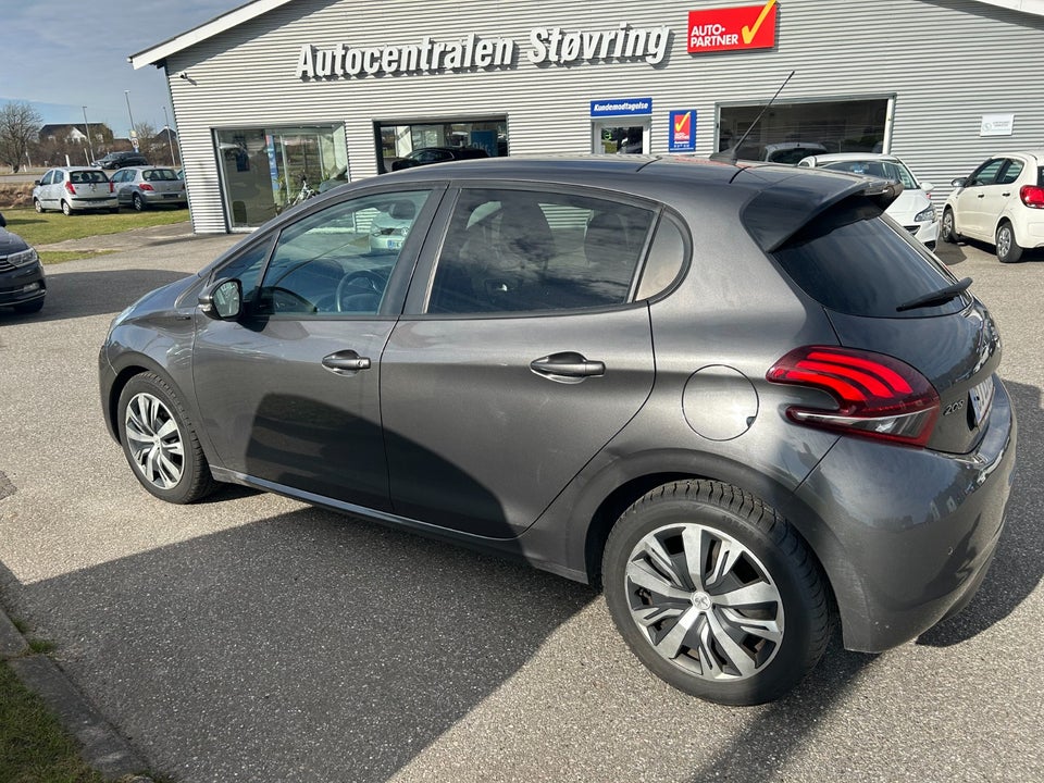 Peugeot 208 1,5 BlueHDi 100 Signature Sky 5d