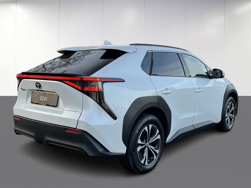 Toyota bZ4X Executive 5d