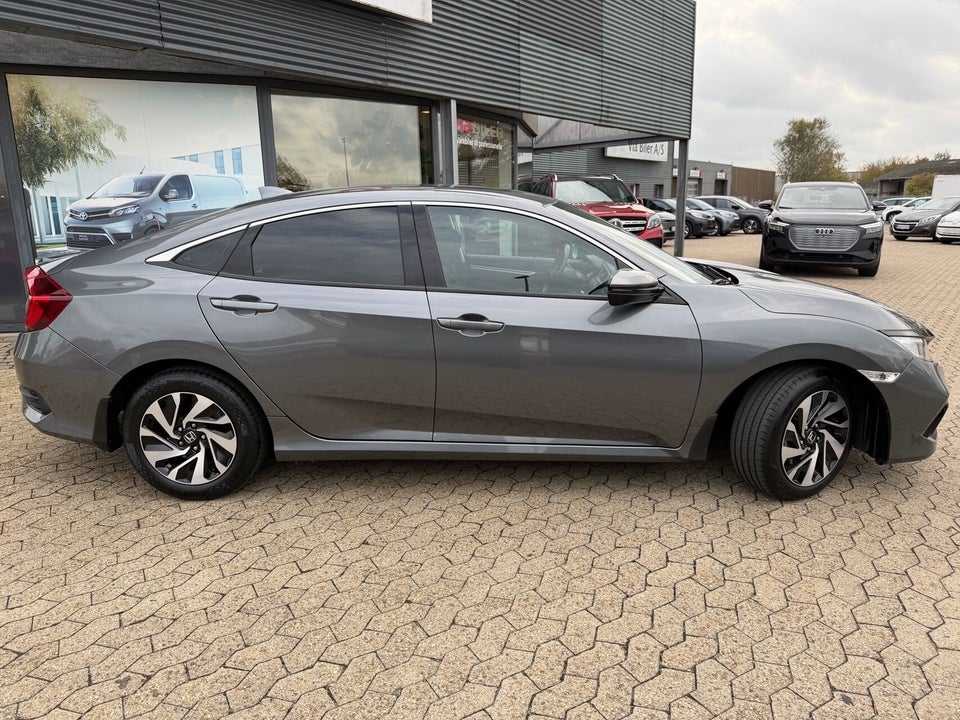 Honda Civic 1,5 VTEC Turbo Elegance 4d