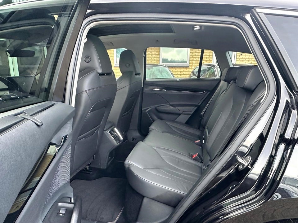 Skoda Enyaq 80 iV Plus Suite 5d