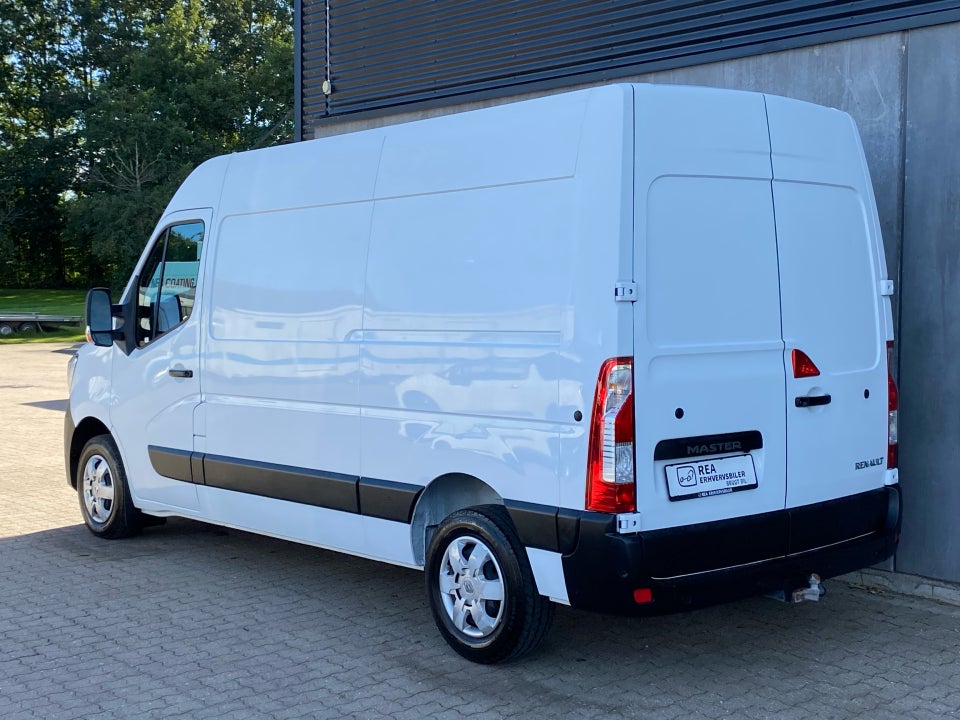 Renault Master III T33 2,3 dCi 145 L2H2 Kassevogn