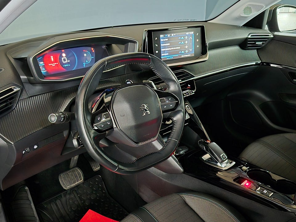 Peugeot 208 1,2 PureTech 100 Allure EAT8 5d
