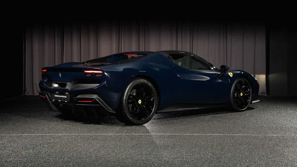 Ferrari 296 GTS 2,9 DCT 2d