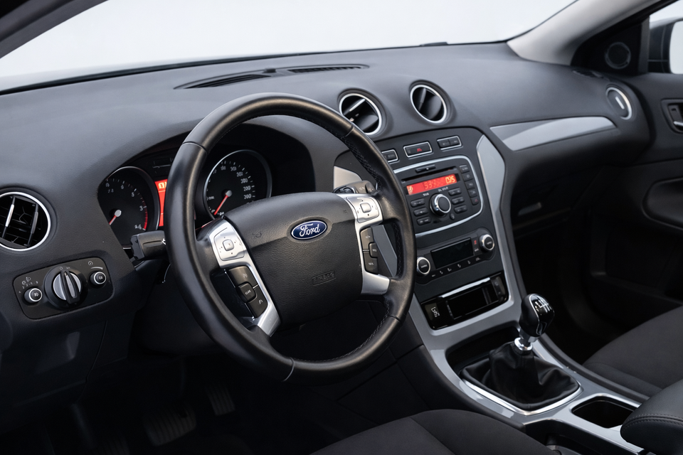 Ford Mondeo 1,6 TDCi 115 Titanium ECO 5d