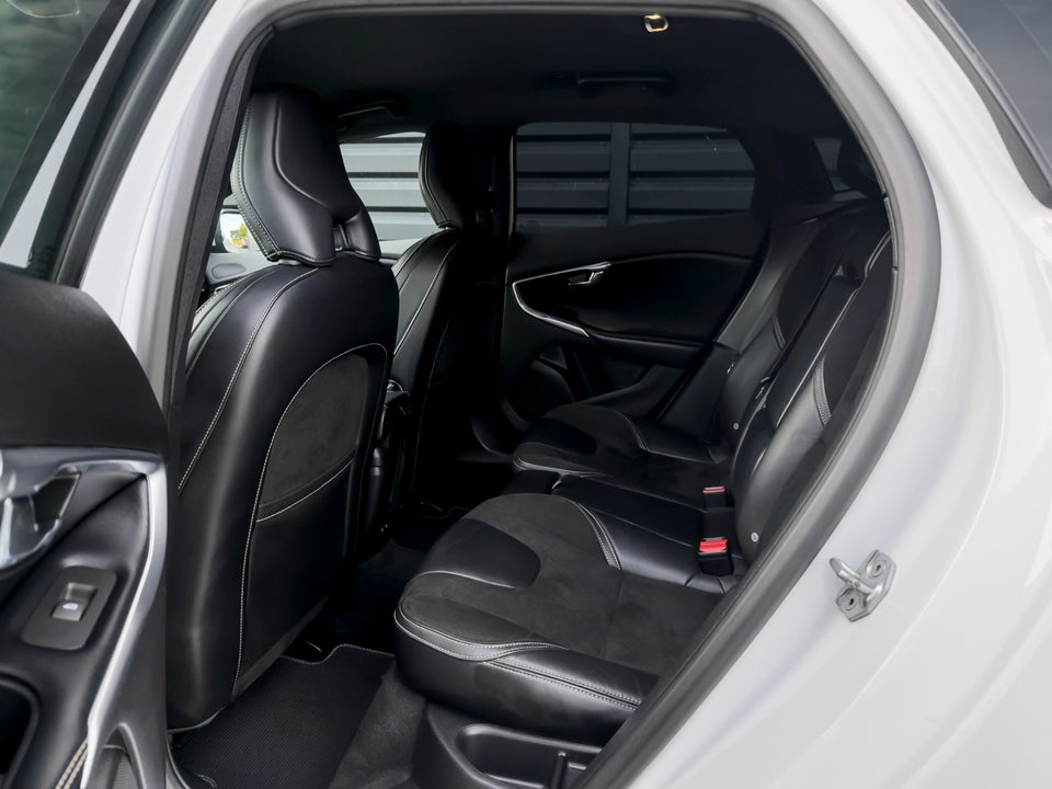 Volvo V40 2,0 T4 190 R-Design 5d