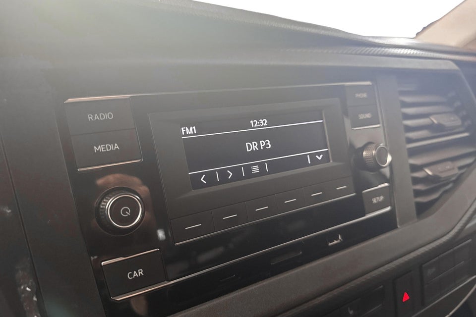 VW Transporter 2,0 TDi 110 Kassevogn lang