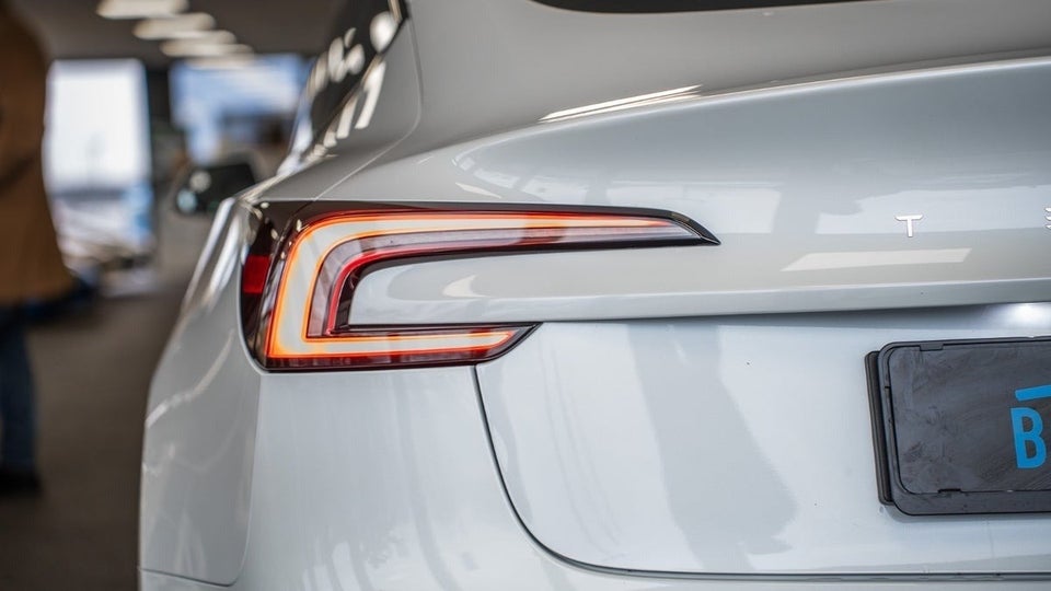 Tesla Model 3 RWD 4d