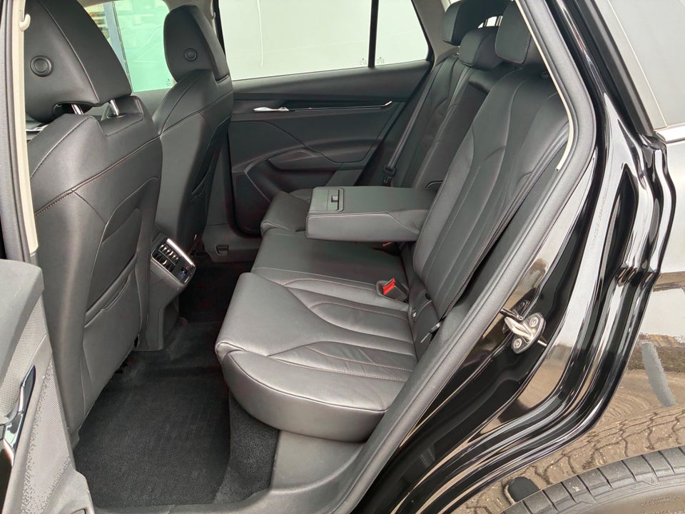 Skoda Enyaq 80 iV Suite 5d