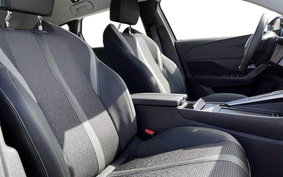 Peugeot e-308 54 Style SW 5d