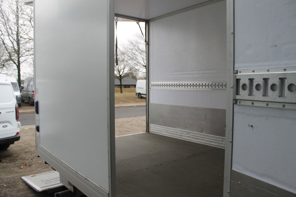 Iveco Daily 2,3 35S14 Alukasse m/lift 2d