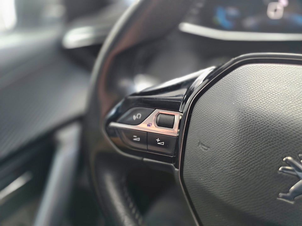 Peugeot 2008 1,2 PureTech 100 Allure Pack 5d