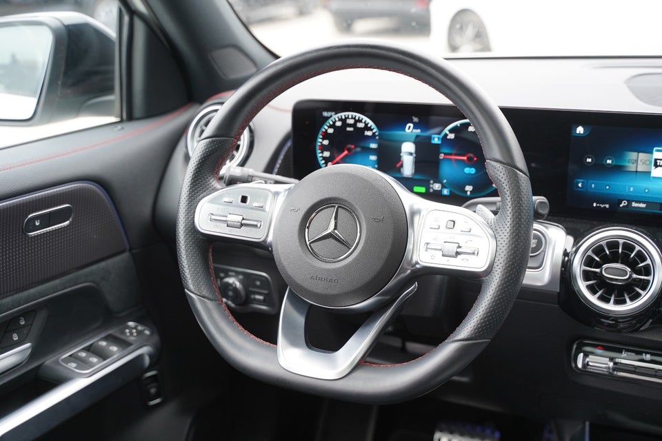 Mercedes EQB300 AMG Line 4Matic 5d