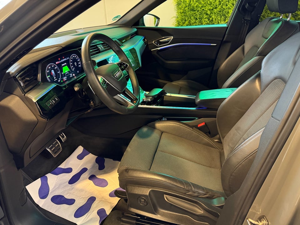 Audi Q8 e-tron 50 Advanced quattro 5d