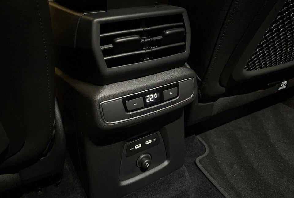 Audi Q4 e-tron 40 S-line 5d