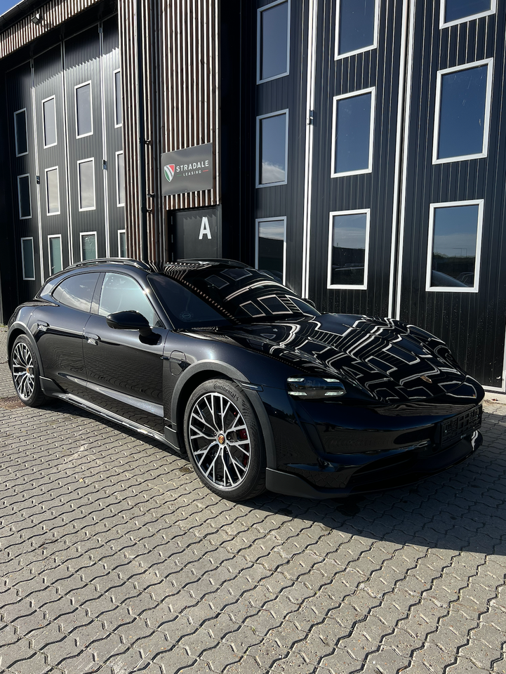 Porsche Taycan 4S Performance+ Cross Turismo 5d
