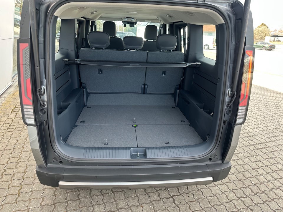 Kia PV5 71 Long Range Upgrade 5d