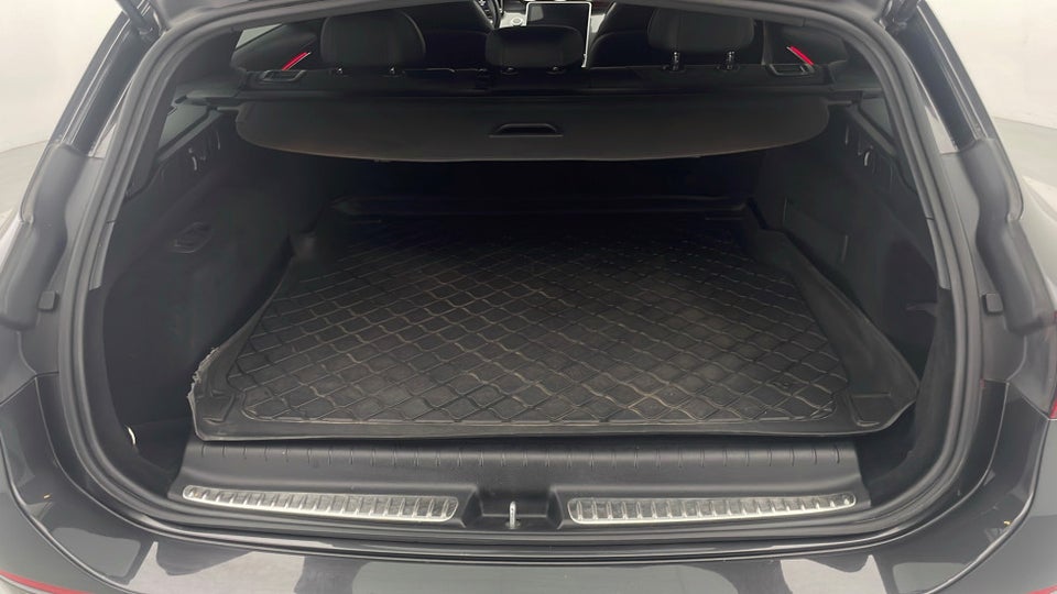 Mercedes C300 e 2,0 AMG Line stc. aut. 5d