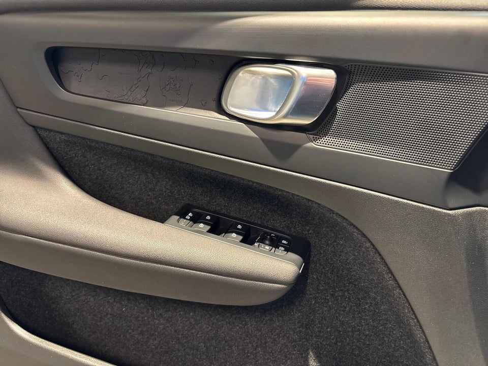 Volvo XC40 ReCharge Extended Range Core 5d