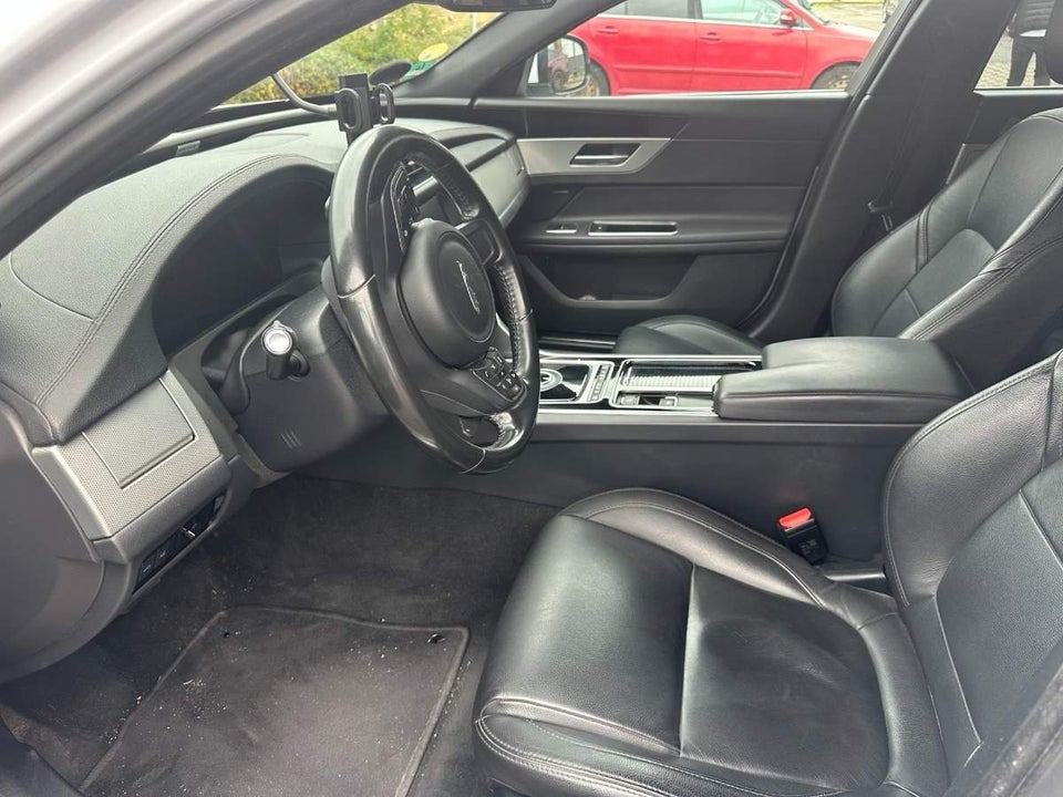 Jaguar XF 2,0 D180 Drivers Edition Sportbrake aut. 5d