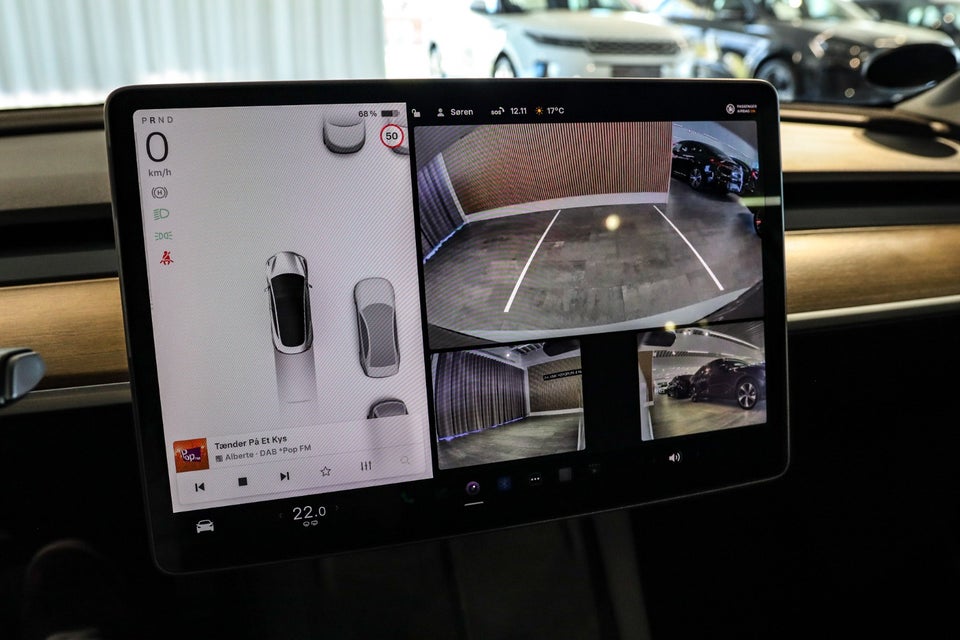 Tesla Model 3 Long Range AWD 4d