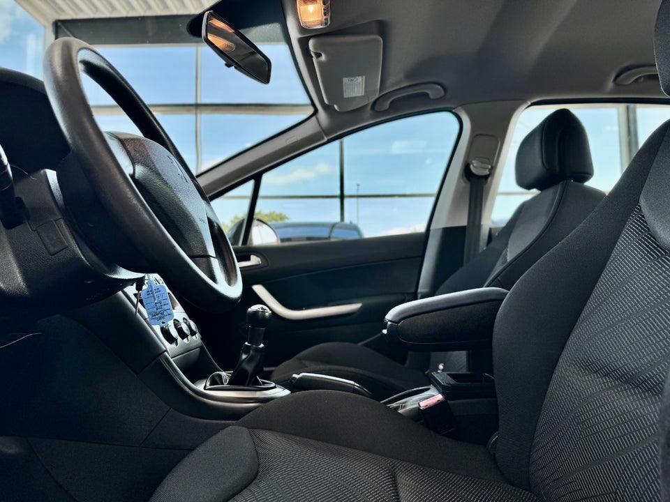 Peugeot 308 1,6 VTi Premium 5d