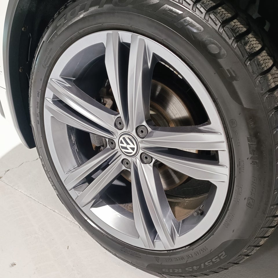VW Tiguan 2,0 TDi 150 R-line DSG Van 5d