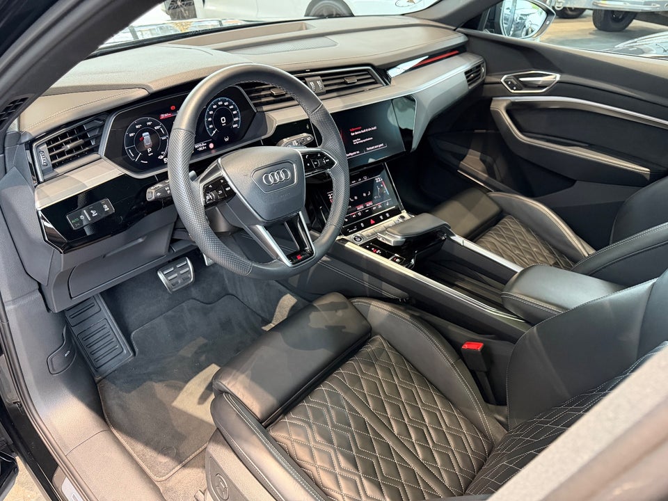 Audi Q8 e-tron 50 S-line quattro 5d