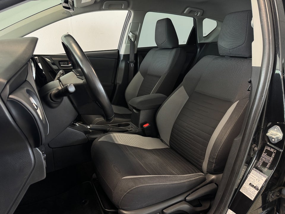 Toyota Auris 1,8 Hybrid H2 Comfort CVT 5d