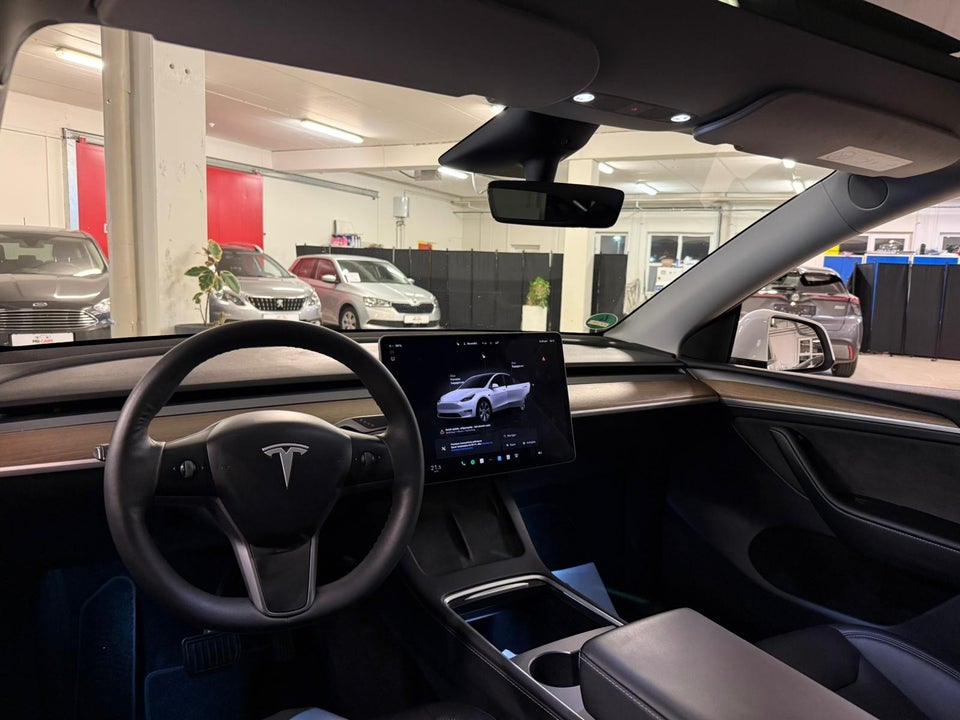 Tesla Model Y Long Range AWD 5d
