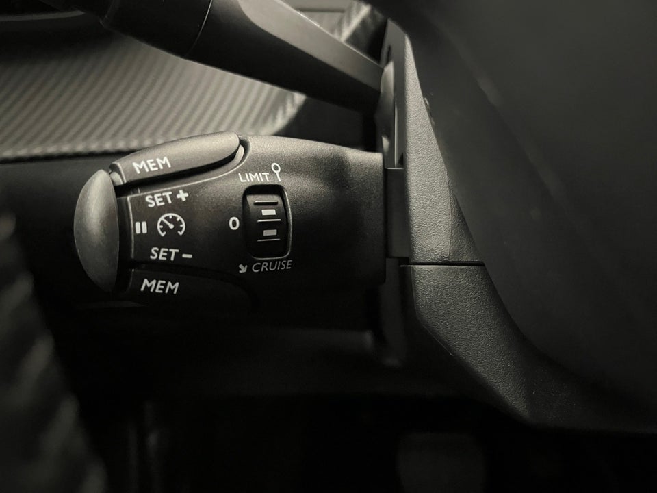 Peugeot e-2008 50 Style 5d