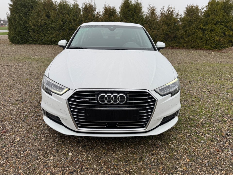 Audi A3 1,4 e-tron Sportback S-tr. 5d