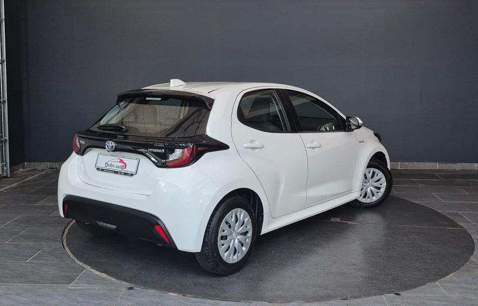 Toyota Yaris 1,5 Hybrid H3 e-CVT 5d
