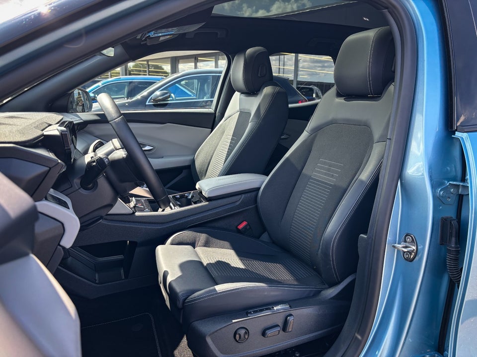 Ford Explorer 77 Premium Extended Range 5d