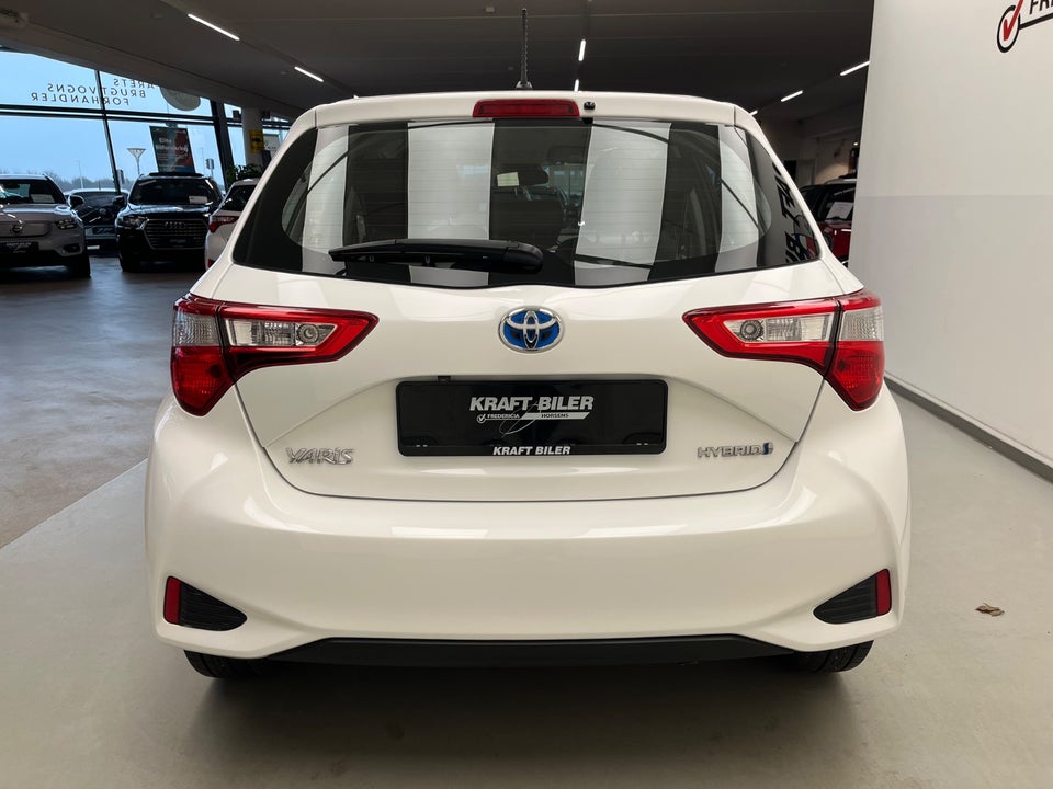 Toyota Yaris 1,5 Hybrid H3 Y20 e-CVT 5d