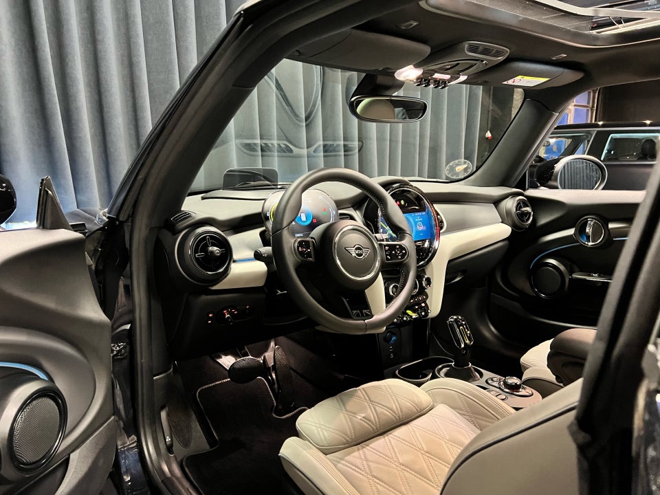 MINI Cooper SE Yours Trim 3d